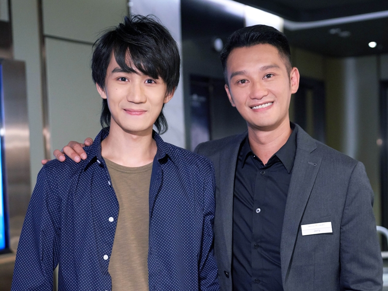 MV中更安排了吴肇轩客串一角。