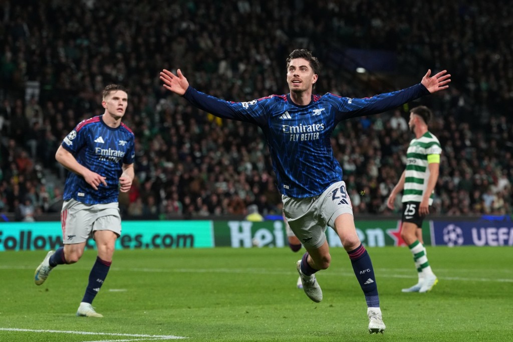 夏維斯於補時建功，為阿仙奴一箭定江山。美聯社