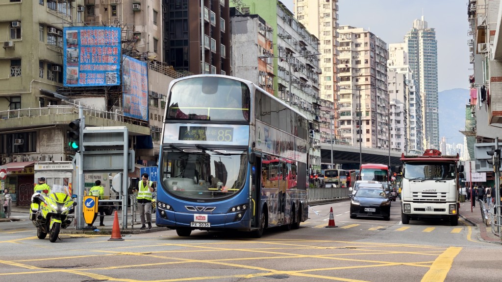 現場為紅磡馬頭圍道及庇利街交界。