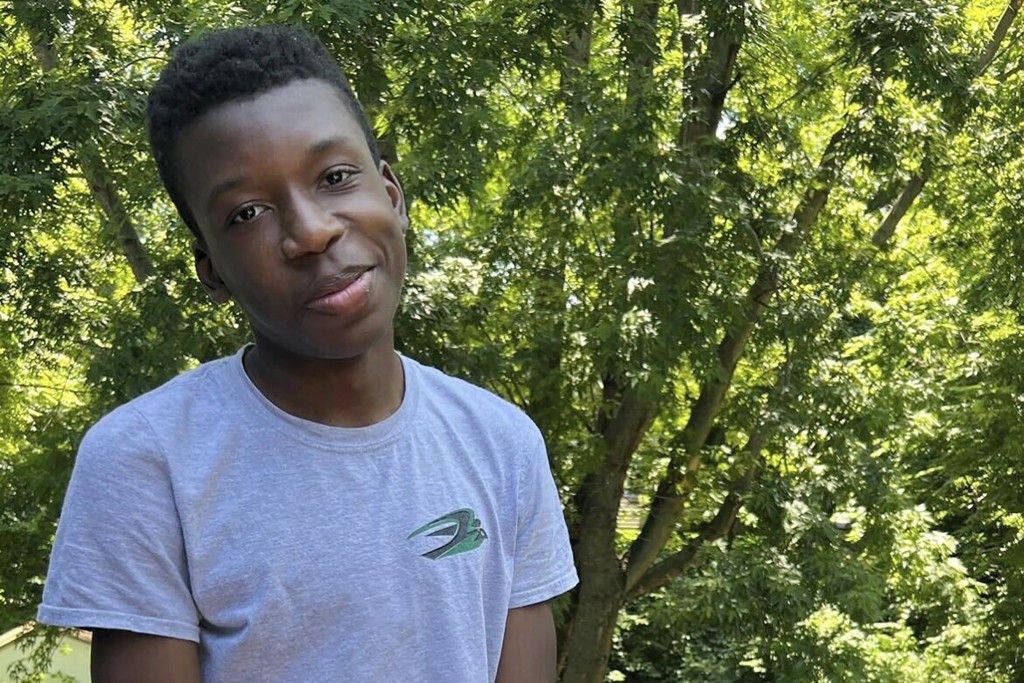 16歲非裔少年亞爾只因按錯門鈴，被84歲白人屋主開槍轟頭。AP