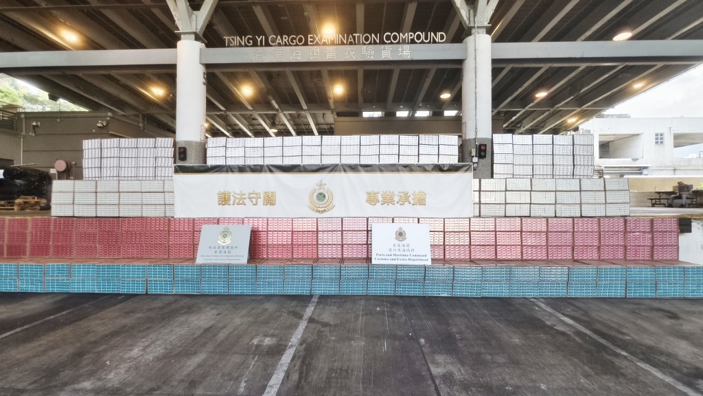 今年上半年，海關共破獲84宗大型走私入口香煙案件，檢獲約2.78億萬支私煙，估計市值共約12.5億元。
