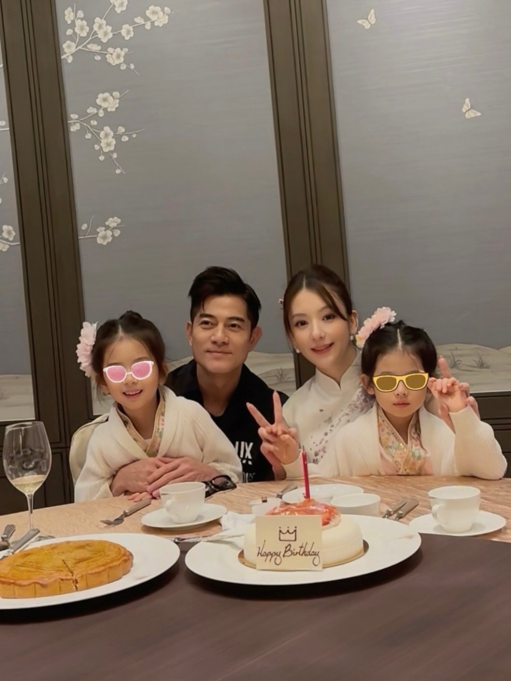郭富城的女兒大寶Chantelle已經9歲,二寶Charlotte亦已7歲。 郭富城的女兒大寶Chantelle已經9歲,二寶Charlotte亦已7歲。