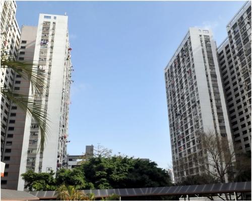 患者居於元朗朗屏邨。