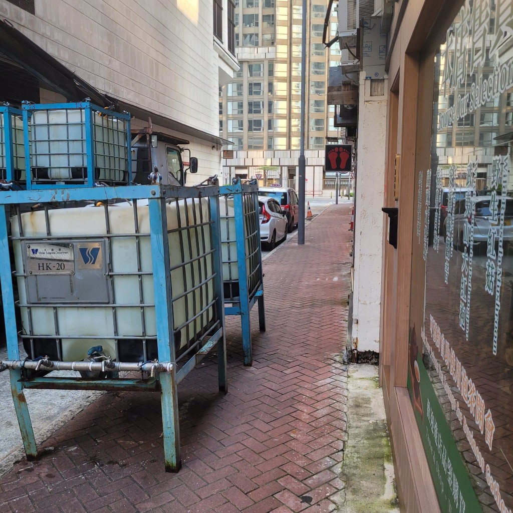 現場有水車供應。 現場有水車供應。