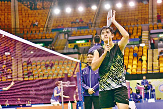 黃永棋身後的觀眾席吉位處處。