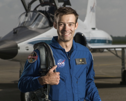 库林基于个人因素离开太空总署。美联社