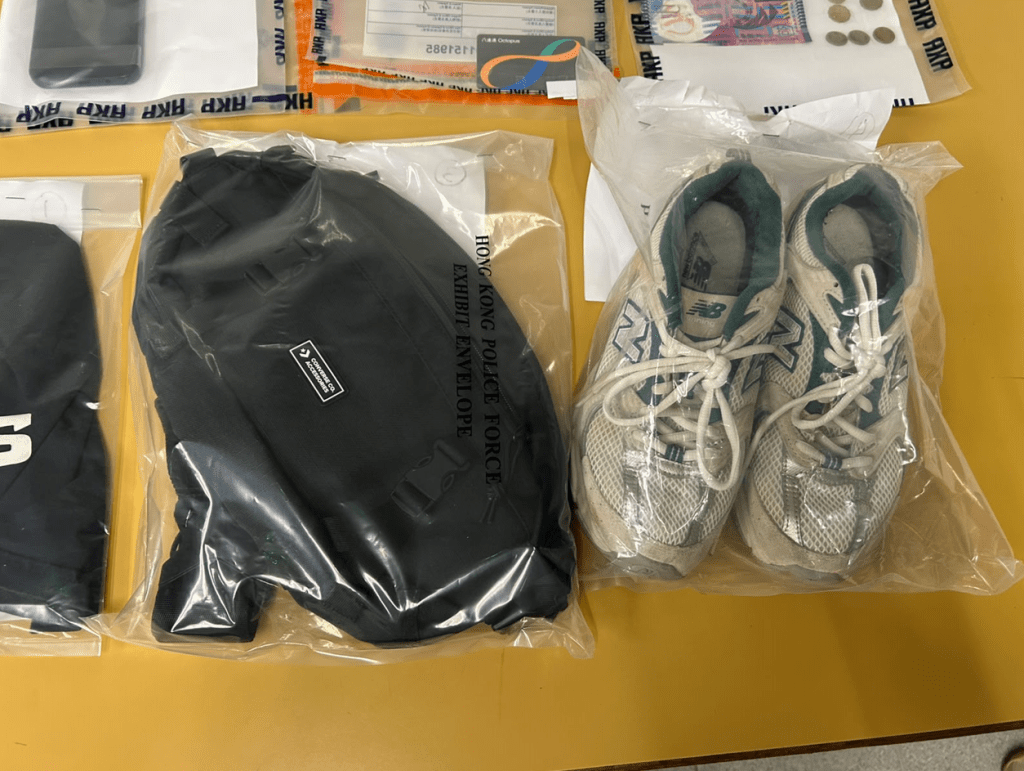 警方展示部份證物。