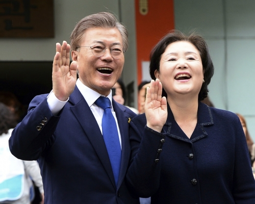 文在寅將與夫人金正淑將於23日接種阿斯利康疫苗。AP圖片