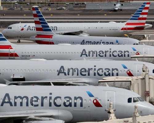 美國航空公司（AA）將安排19000名員工於周四起放無薪假。AP圖片