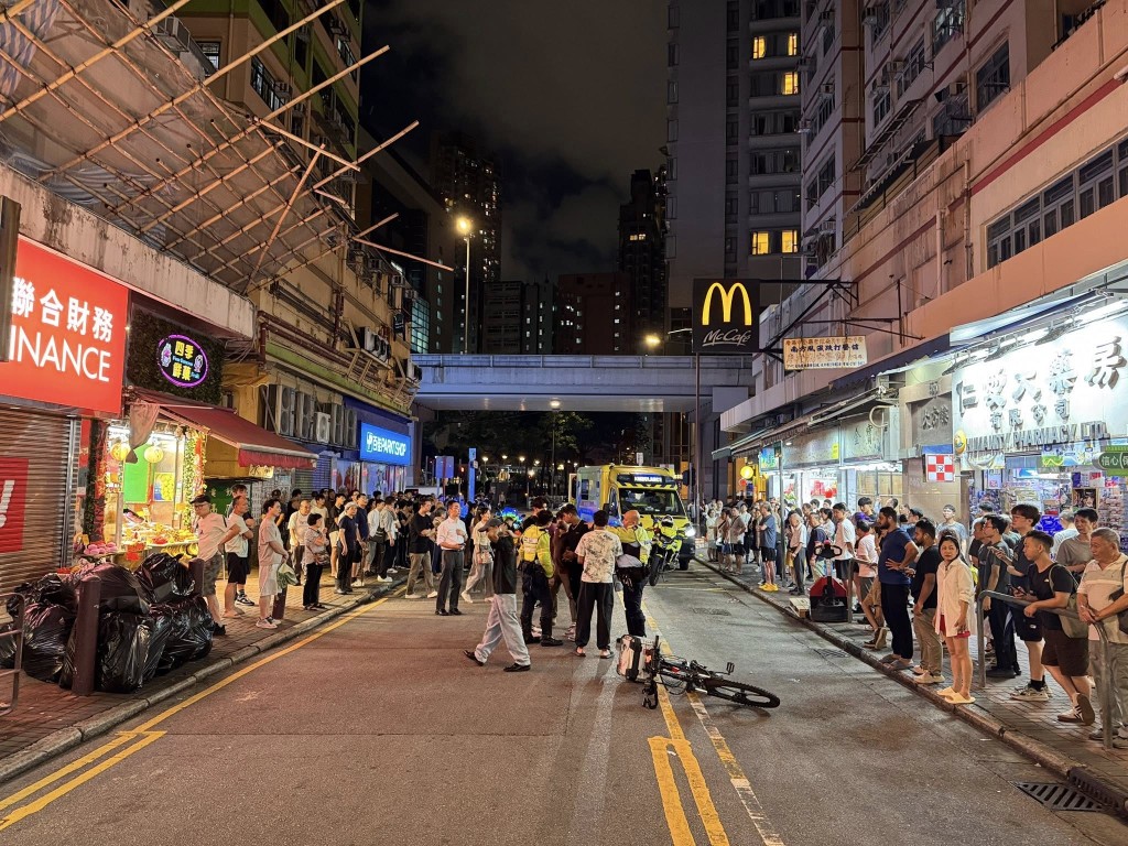 警方接報到場調查。fb「大角咀人和事」圖片