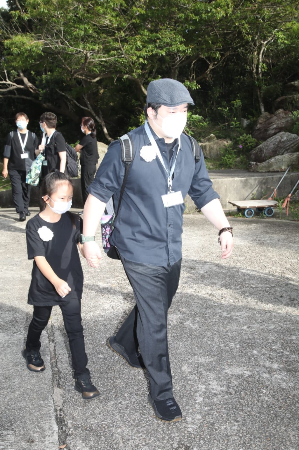 幼子曾国猷拖住女儿
