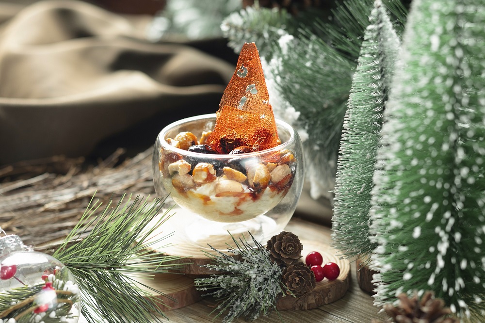 聖誕甜品是丹麥特色米布丁，配烤榛子蜜餞及櫻桃醬——帝樂文娜公館聖誕晚餐