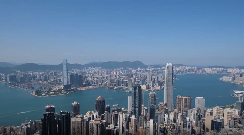 陳茂波估計本港今年經濟增長將加速至3.2%，略高於年初時的預測。陳茂波網誌影片截圖