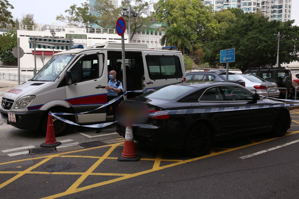 警方將私家車圍封調查。劉漢權攝