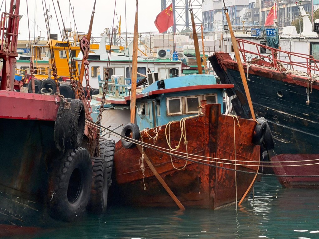 事發位置為藍色船隻。曾志恆攝