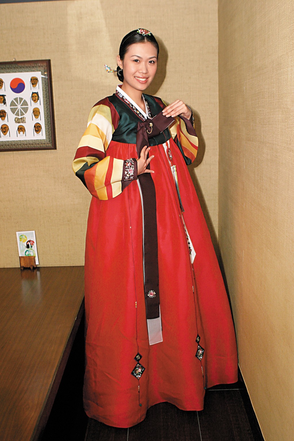 网民建议宋芝龄穿韩服结婚。