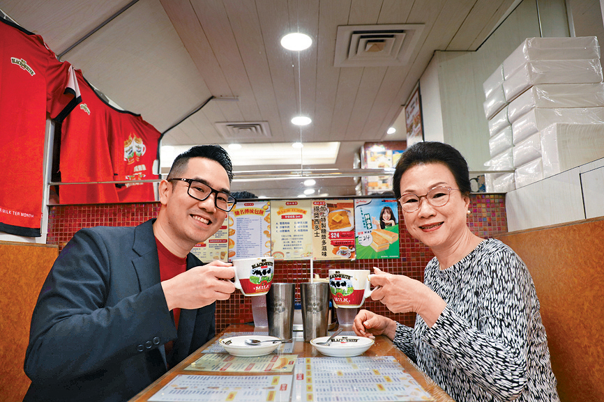 金華冰廳採用黑白產品逾40年,老闆娘陳太認為有不可取代性。