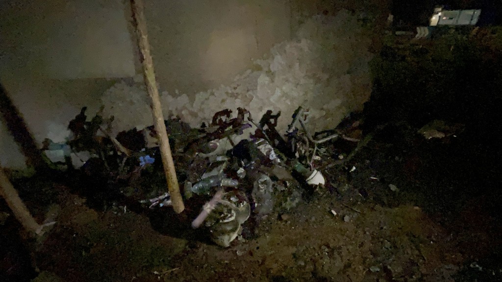 有電單車被焚毀。