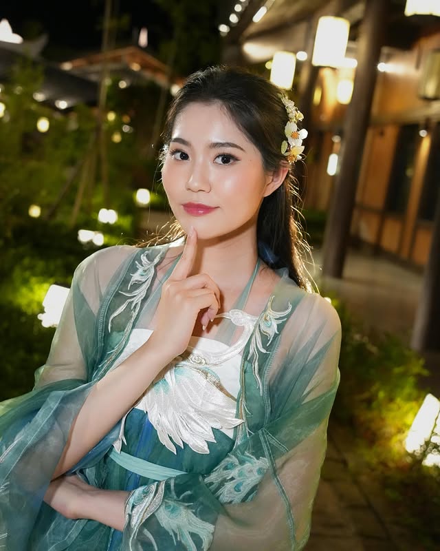 鄧匡閔搖身一變成為古裝仙氣美人。 鄧匡閔搖身一變成為古裝仙氣美人。