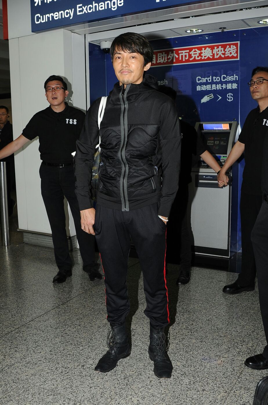 藤木今午抵港