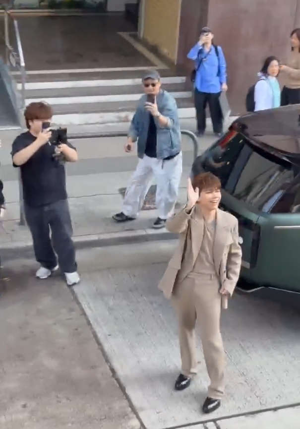 軒仔驚喜出現讓一眾師弟師妹驚喜非常! 軒仔驚喜出現讓一眾師弟師妹驚喜非常!