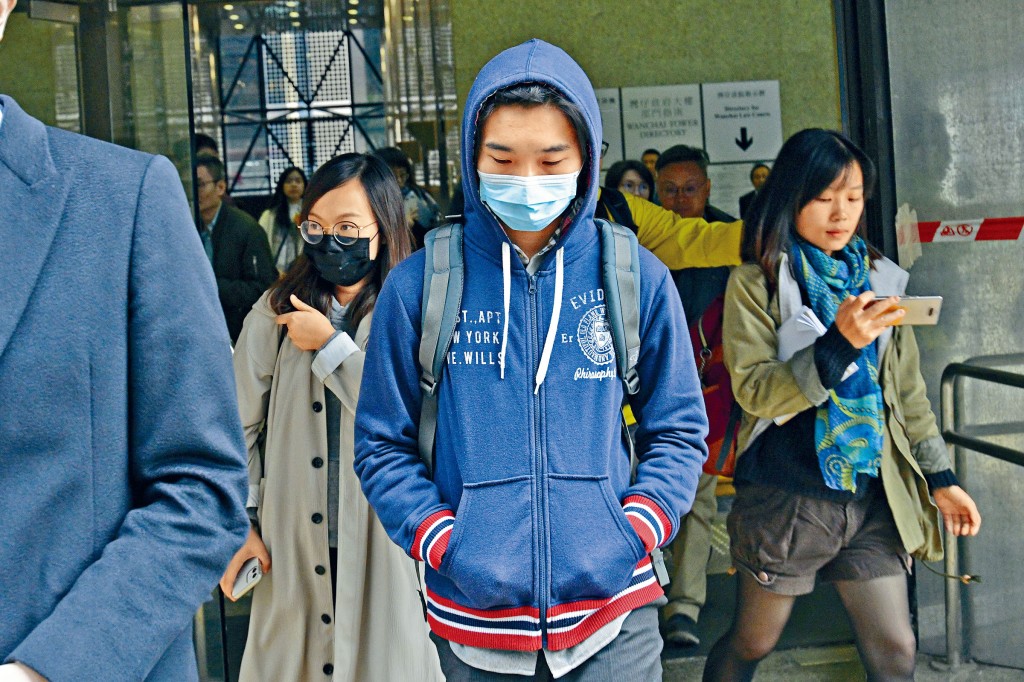 被控暴動等罪的曾志健昨沒現身法庭，被法官發拘捕令通緝。