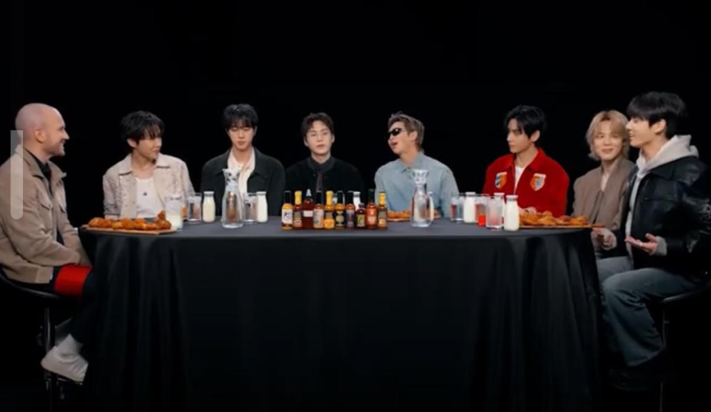 BTS上《Hot Ones》食辣雞翼的節目今日曝光。 BTS上《Hot Ones》食辣雞翼的節目今日曝光。