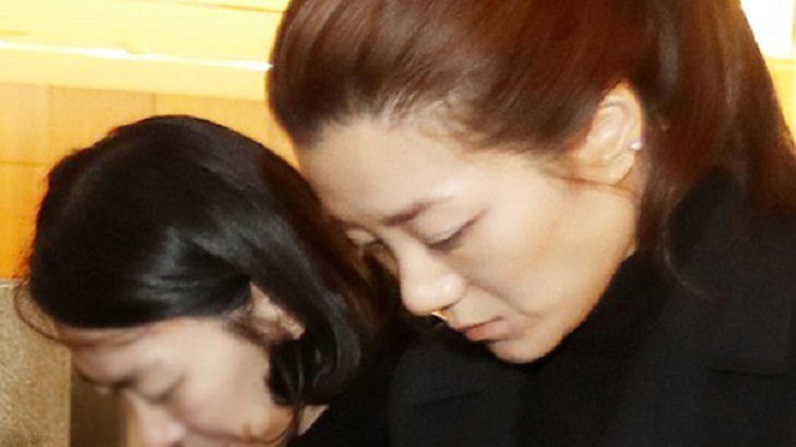 趙顯玟(右)周日返韓。