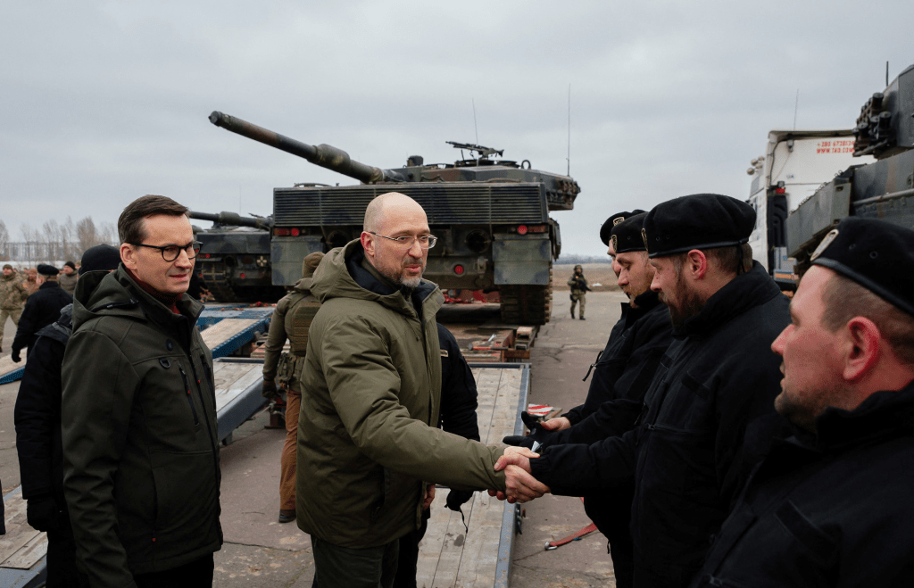 波兰总理莫拉维茨奇曾出访乌克兰。路透