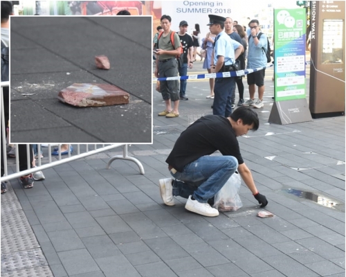 銅鑼灣一塊雲石神主牌從天而降無人傷。