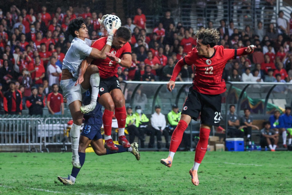 易邊後港隊保持攻勢唯未能創造入球。攝影：何家豪