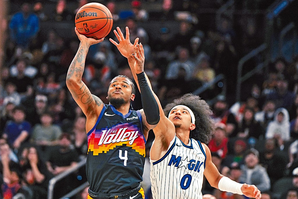 謝倫格連（左）命中絕殺三分。