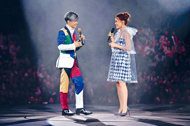 ■祖兒與軒仔「現身」鞋王巴黎展。