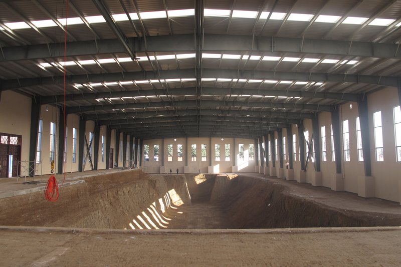 秦公一號大墓車馬坑已設有保護設施，以便考古發掘。（陝西文物局）