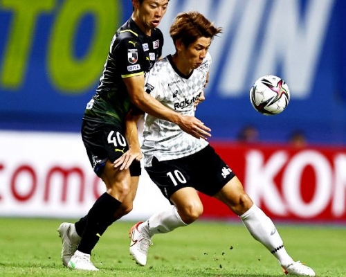 大迫勇也（右）周三首度亮相，助神戶勝利船輕取大分三神。網上圖片