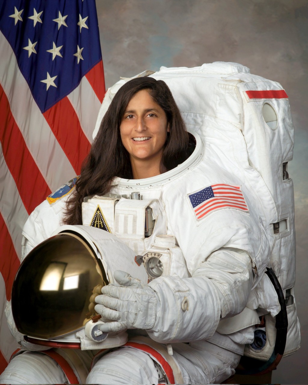 Sunita William出任務前身體健康臉頰飽滿。 NASA