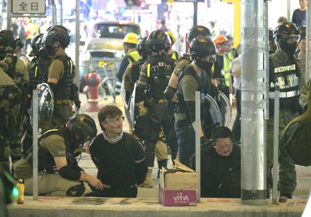 警方拘捕多名示威者
