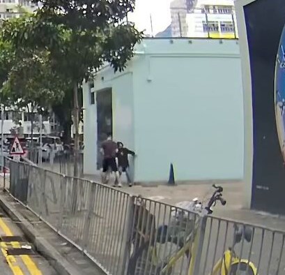 衝力猛。fb「車cam L（香港群組）」截圖