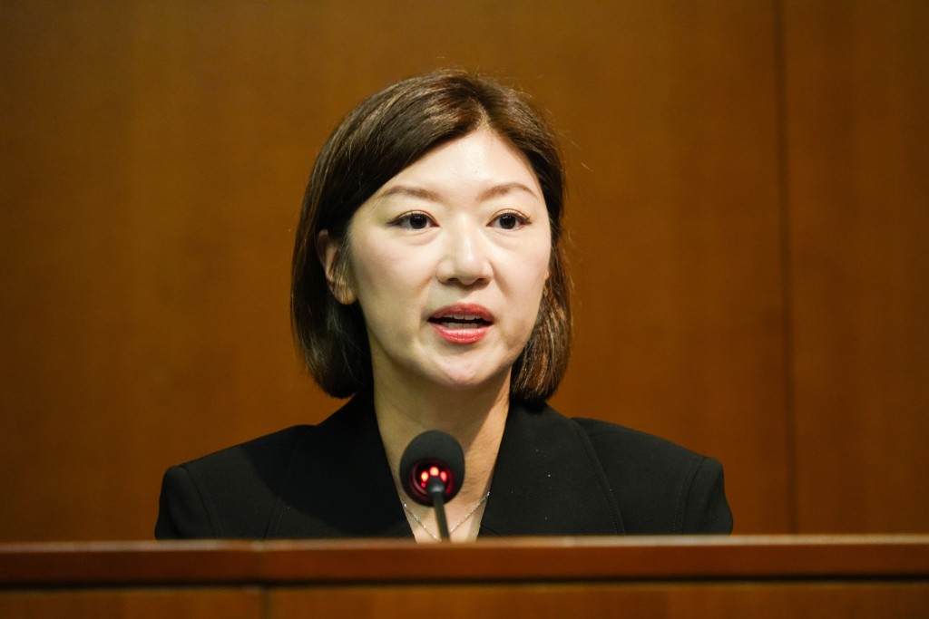 容海恩希望可一站式處理市民查詢及投訴。資料圖片 容海恩希望可一站式處理市民查詢及投訴。資料圖片