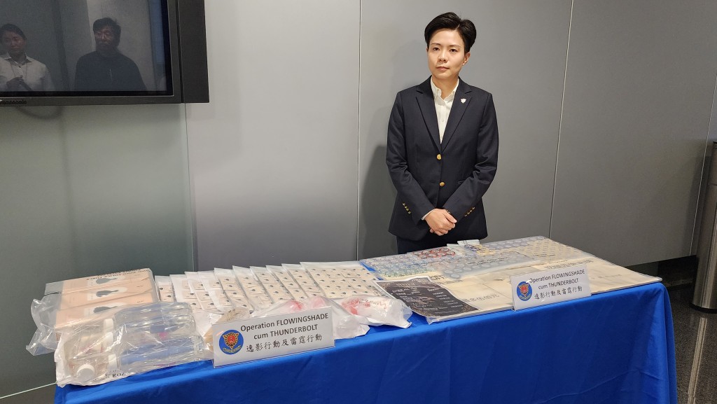 警方展示涉案證物。黃文威攝 警方展示涉案證物。黃文威攝