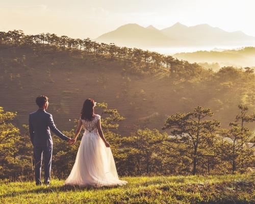 有準新娘堅持要在疫情期間到外國拍攝結婚相,甚至揚言「隔離成個月都要去,最多咪辭職」。unsplash圖片(示意圖)