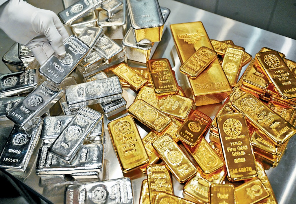 圣诞节后首个交易日，黄金、白银和铂金价格上周五齐创历史新高。