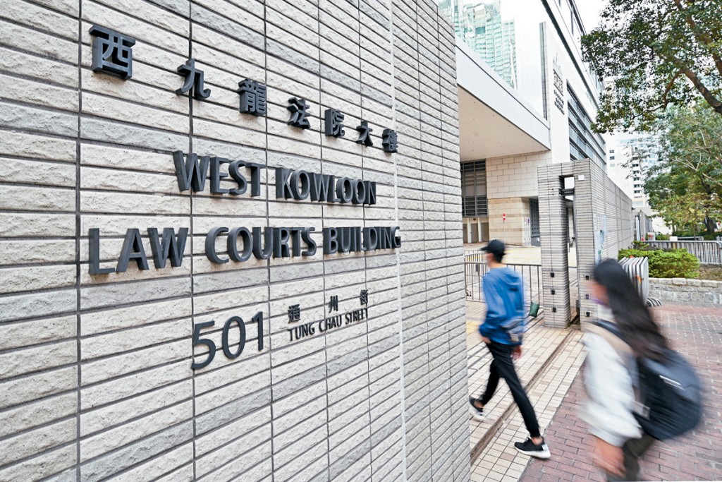 44歲被告何佳聯承認偷竊兩條連身校裙、兩條內褲、兩件胸圍。