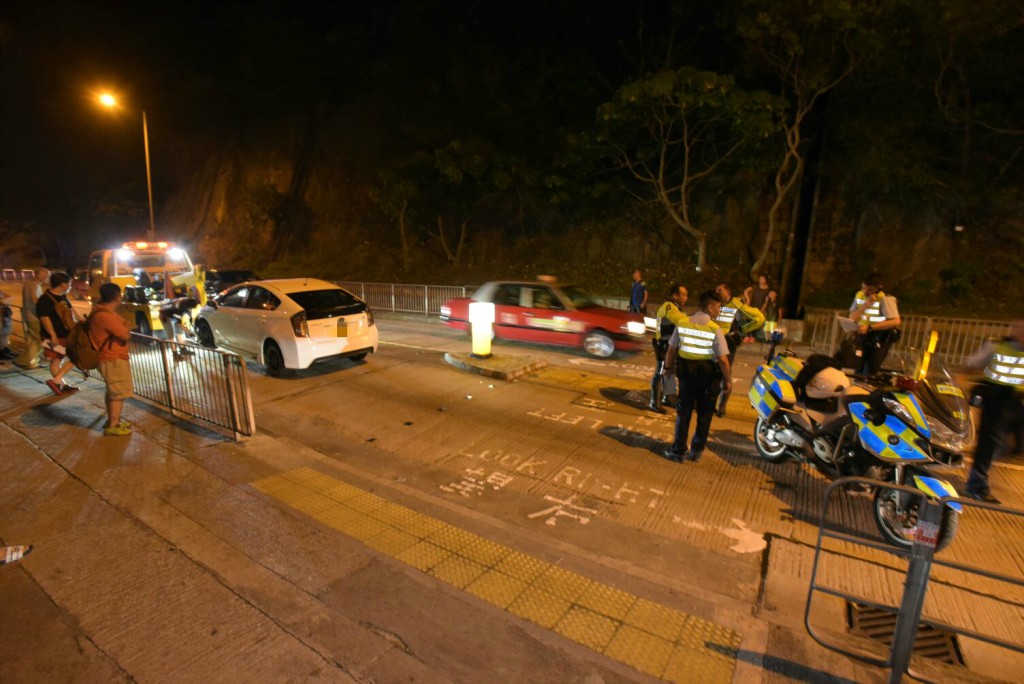 藍田私家車撞倒一對過馬路父子