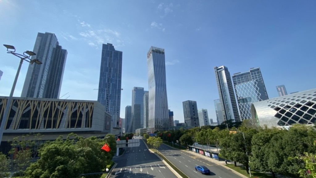深圳去年全市常住人口1766.18万人。