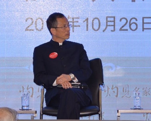 曾钰成表示，维护制度要有所包容。