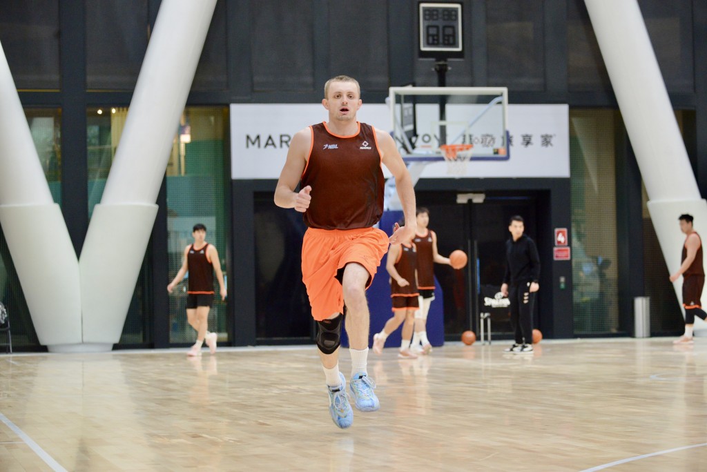 厄特爾二世今日過生日，球隊為其準備驚喜。楊功煜攝