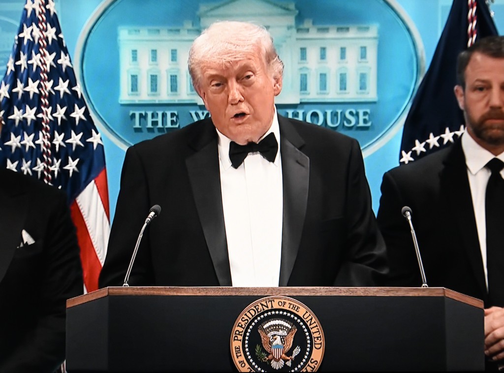 有作家建议特朗普将美国官方语言更名为「美国语」。新华社