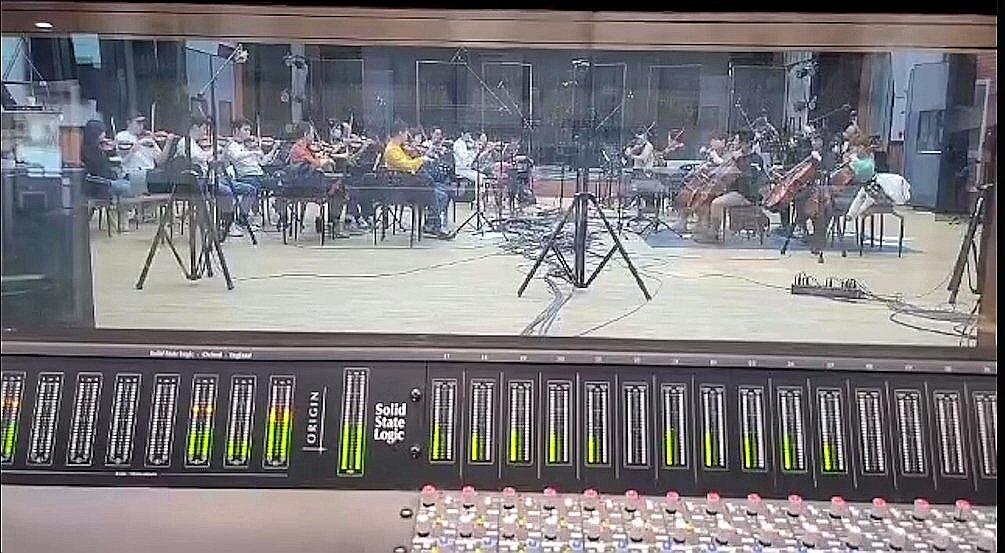  24位中國內地管弦樂團演奏家錄製《安魂曲》。