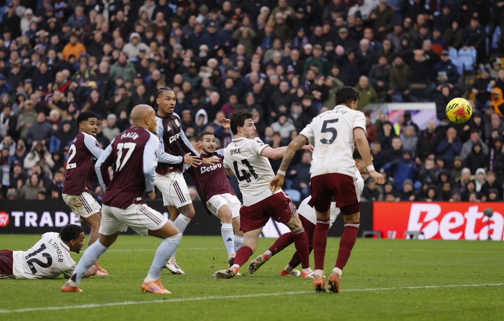 阿仙奴今季在前列大戰表現失色，首循環曾不敵阿士東維拉。路透社